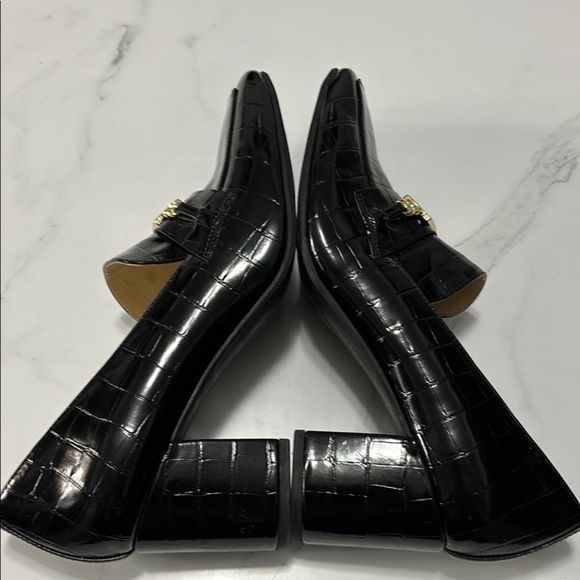 Liz Claiborne Loafers with Gold Accent - Picture 6 of 7